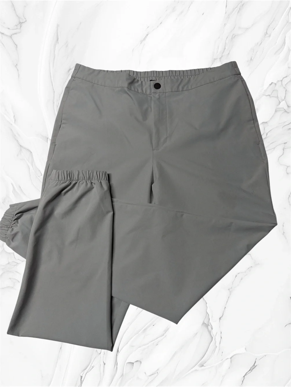 Banana Republic Men's Light Gray Athletic Elastic-Waist jogger pants